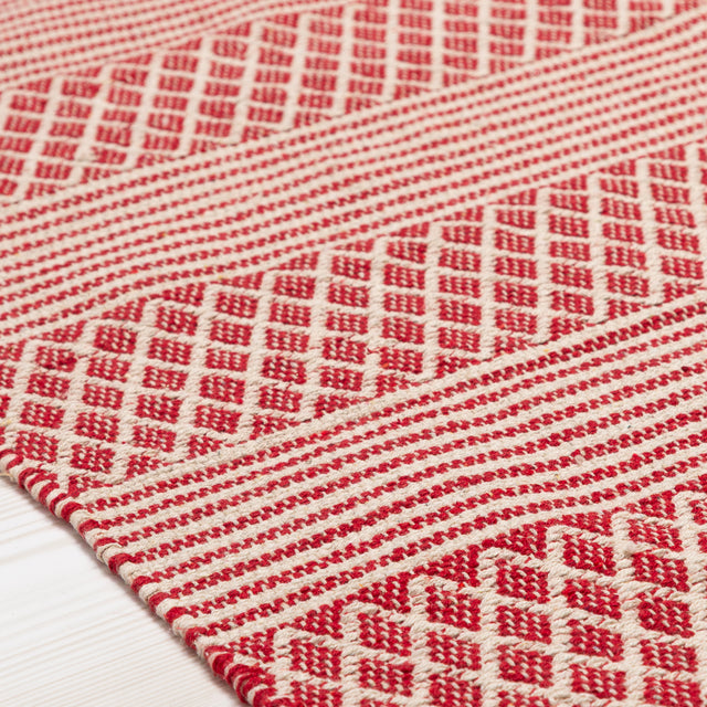Lucia Red